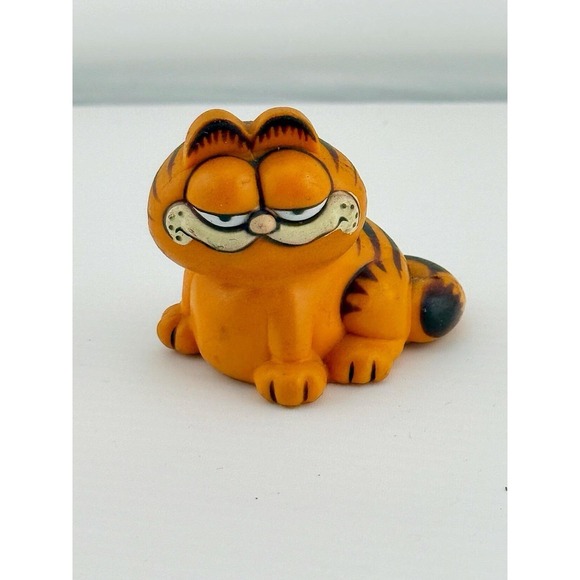 Other - Vintage 1981 Garfield Figurine 2" Tall. Jim Davis.